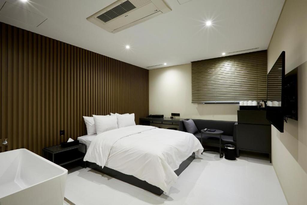 Hotel The Artist Yeoksam Seoul Bagian luar foto